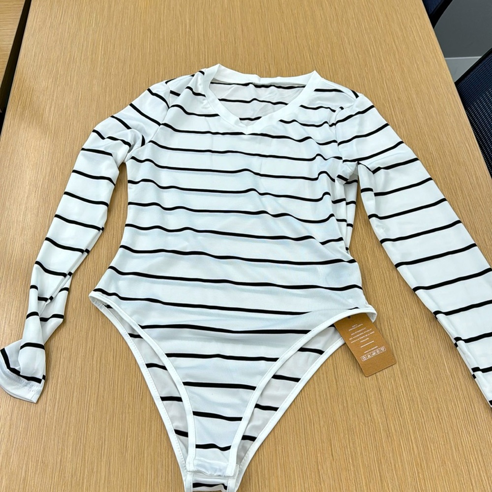 NWT Frenchy Striped Print V Neck Bodysuit size medium